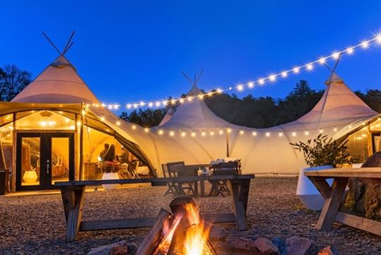 Camp Unwritten with Reese’s Book Club with Ally Condie at Under Canvas Great Smoky Mountains